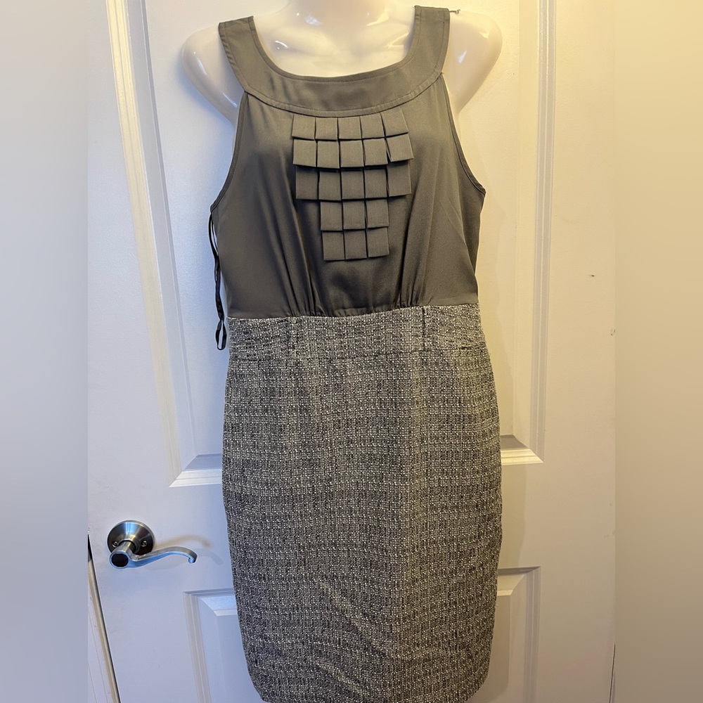 Grey shift dress with side zipper